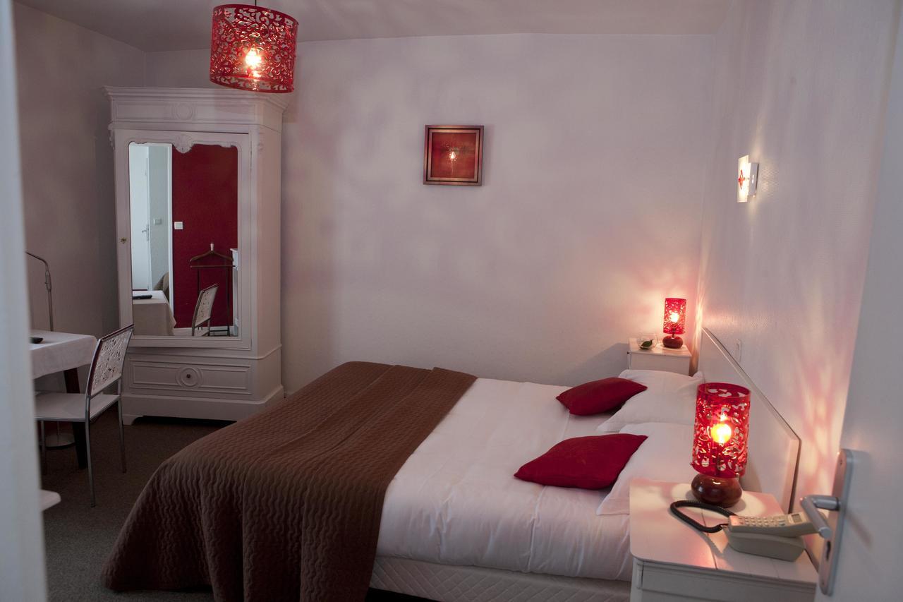 Logis Hotel Le Chrismas ชาโตแล็ง ภายนอก รูปภาพ